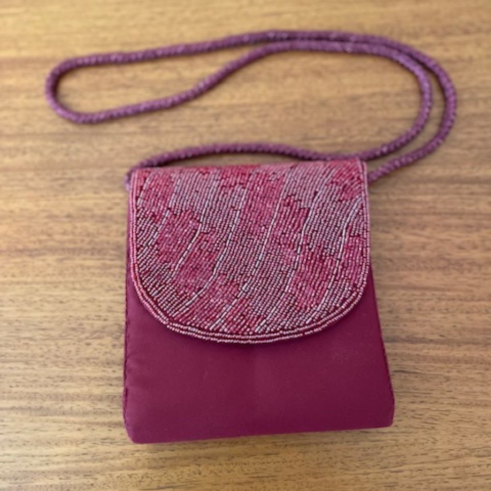 Dark red beaded going out bag - Picture 2 of 4